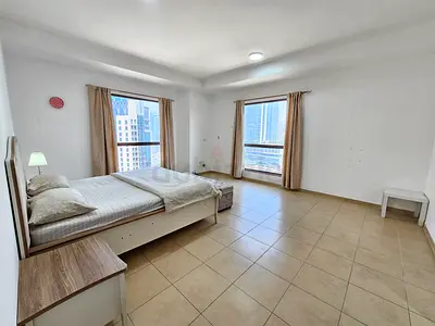 Masterroom in front of Tram station