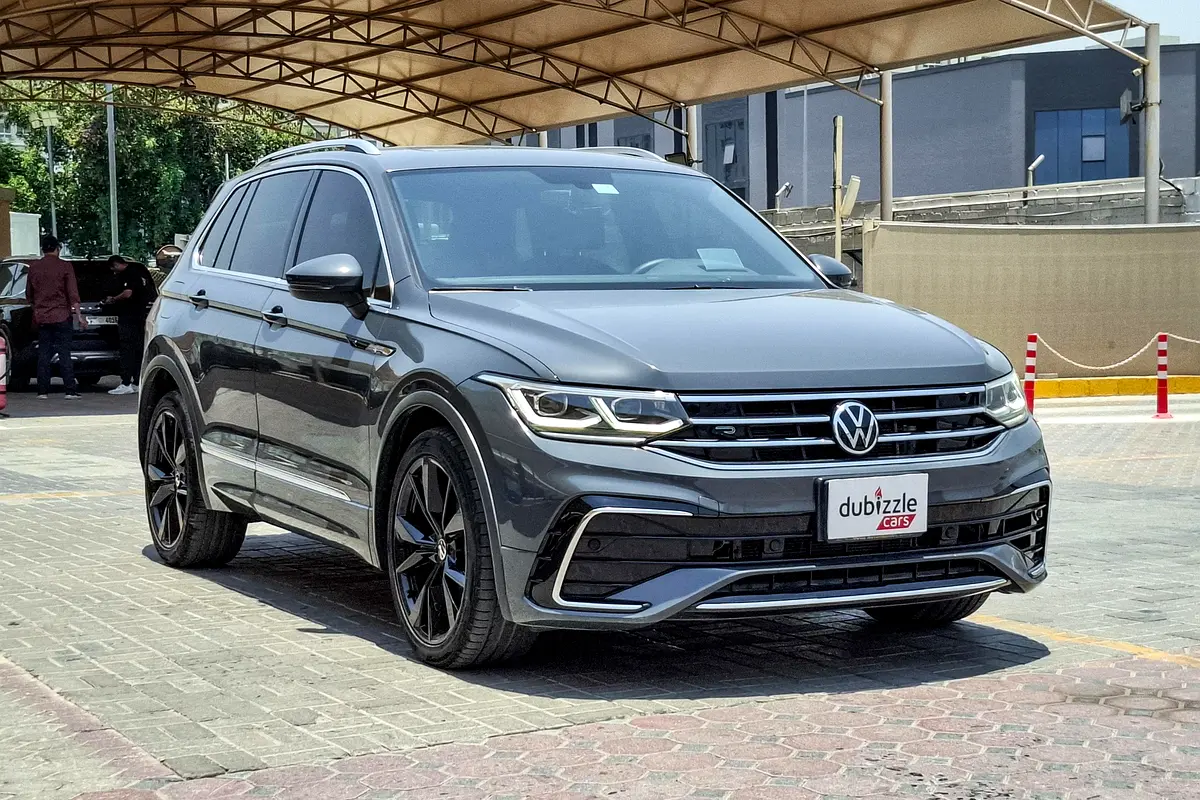 Volkswagen Tiguan 2021 — photo 1 of 15