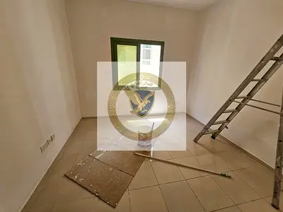 للإيجار السنوي في المجاز 3 الشارقة | غرفة وصالة بتصميم مميز وإطلالة مفتوحة | مساحات واسعة ومطبخ متطور وخزائن حائط | برج عائلي وصيانة مجانية وموقع حيوي