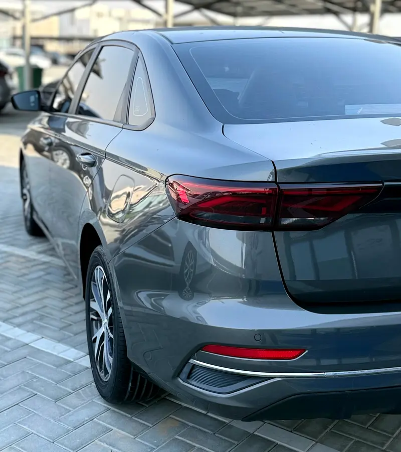 Geely Emgrand 2024