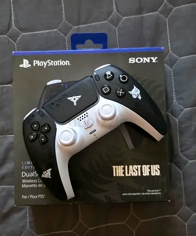 PS5 Controller (the last of us edition)