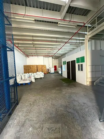 TAX FREE WAREHOUSE| 4500 Sqft | Attached washroom and pantry