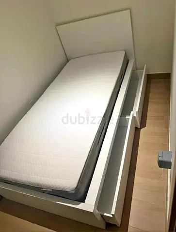 Ikea malam single bed (90*200)with 2 storage drawers underneath and an IKEA mattress ✨