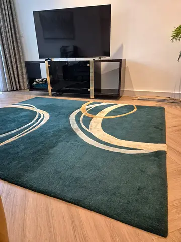 Luxury thick carpet  size 200 x 240 cm