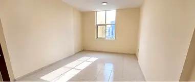 Studio apartment with a semi-detached kitchen, high-end finishes, central air conditioning, and a pr