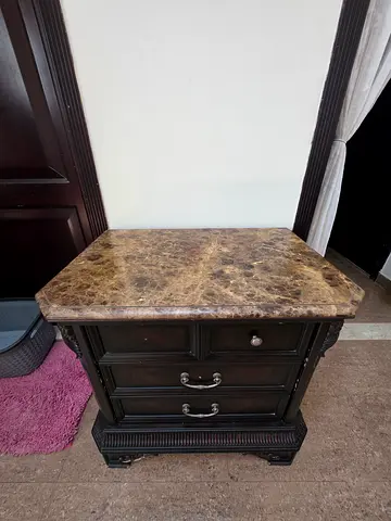 OLD MODEL AESTHETIC CUPBORD