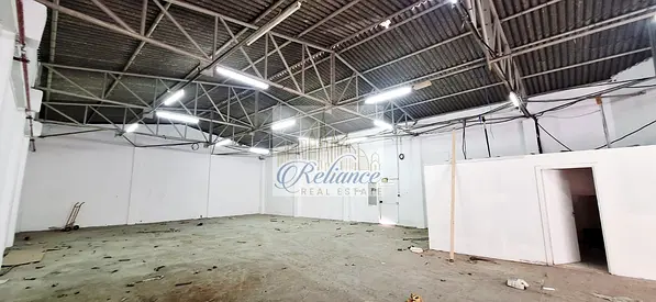 SPACIOUS WAREHOUSE | OFFICE | LOADING AREA