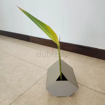 Modern Geometric Planter Pot for Indoor Plants – Minimalist Decorative Flower Pot