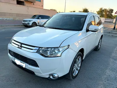 V6 Engine, 4WD, 7 Seater