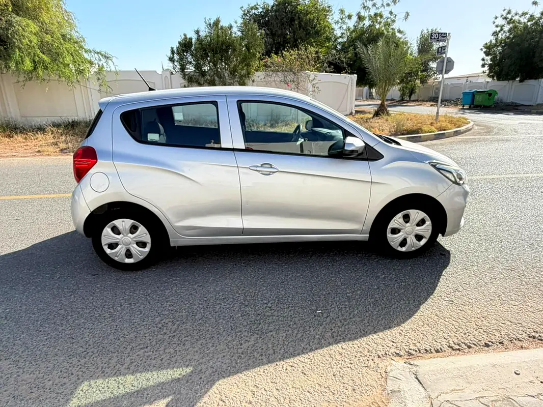 Chevrolet Spark 2020 — photo 1 of 8