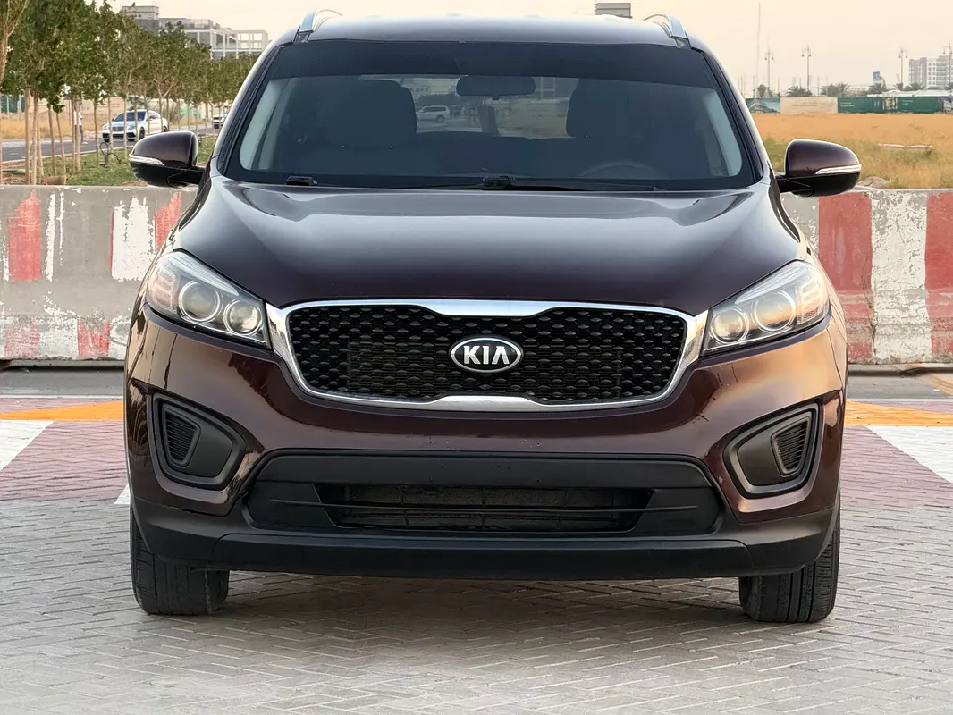 Kia Sorento 2016 — photo 1 of 13