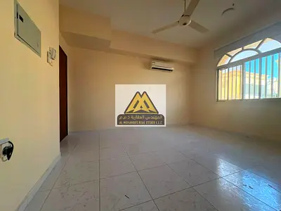 فرصة مميزة للإيجار السنوي في منطقة الروضة 3 بعجمان، استوديو بمساحة كبيرة جداً وتصميم عملي يوفر الراحة والخصوصية، يقع في موقع حيوي قريب من جميع الخدمات