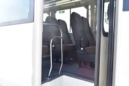 2025 Toyota COASTER — фото 12