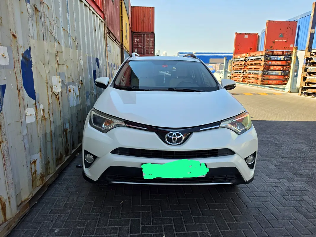 Toyota Rav 4 2017 — photo 1 of 8