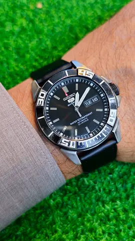 Vintage Seiko5 Sports Automatic 7s36 23-Jewels Japan made Mens watch for sale(Used)
NO BOX NO PAPER
