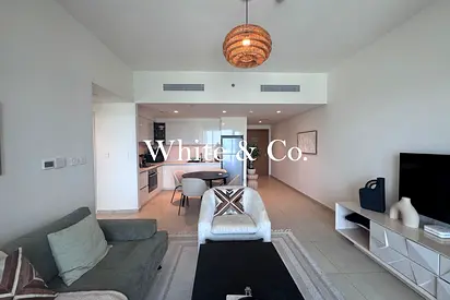 MODERN | FULLY FURNISHED | AVAILABLE NOW