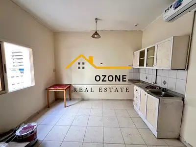 Spacious STUDIO Modern Living and prime Location