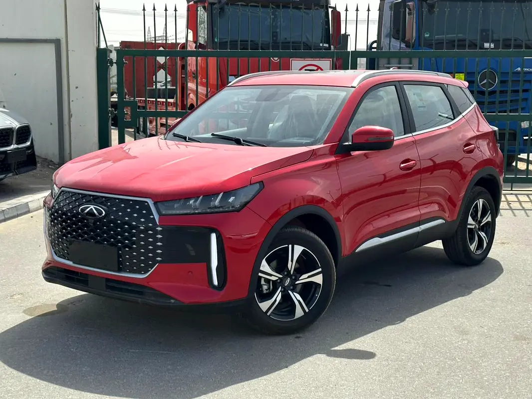 Chery Tiggo 4 2025 — photo 1 of 18
