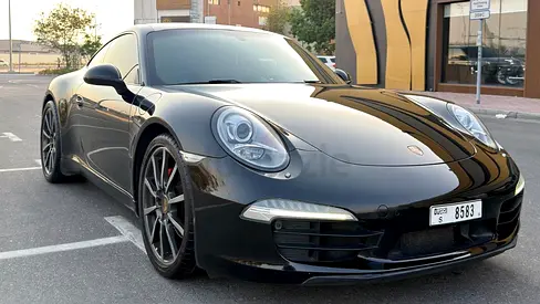 Porsche 911 Carrera 2015 GCC Specs - brand new Condition - full service history