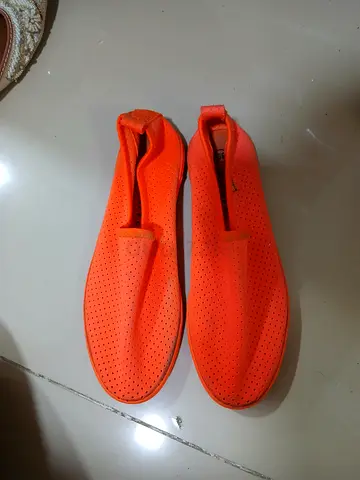 Orange shoes size 39