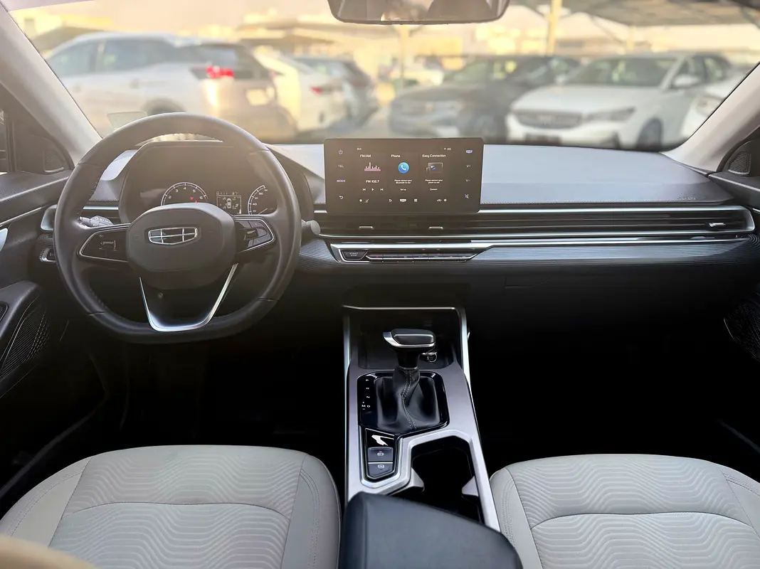 Geely Emgrand 2024