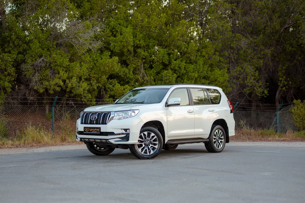 Toyota Prado 2023 — photo 1 of 19