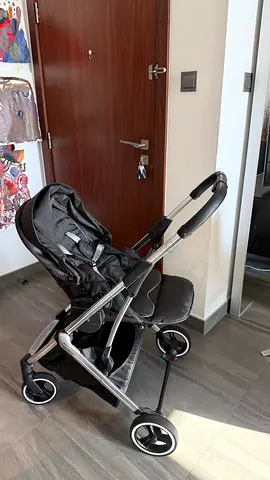 reversible stroller in good condition