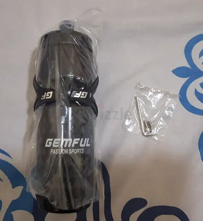 Sports water bottle