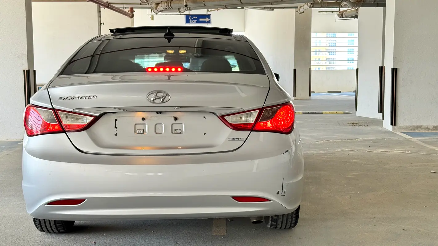 Hyundai Sonata 2013 — photo 1 of 7