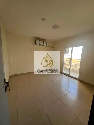 شقق 3 غرف وصالة للإيجار السنوي في المجاز 2 الشارقة | أول ساكن | تشطيب فندقي | قريب من سيتي سنتر وكارفور | مبنى عائلي | أمن وحراسة وبوابة بصمة