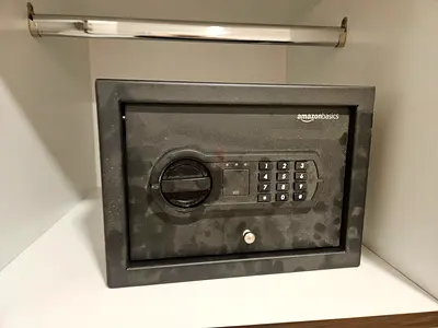 AmazonBasics Small Electronic Safe30 cm W x 21.8 cm D x 11. 2 cm H  - Good Working Condition