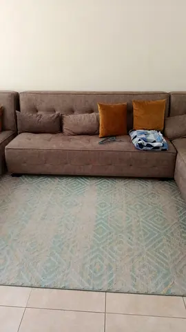Modern U-Shaped Sectional Sofa with Cushions