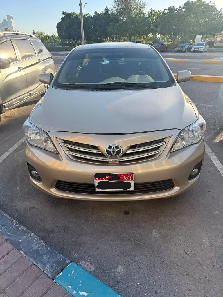 Toyota Corolla 2011 — photo 1 of 7
