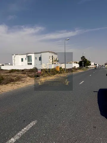 ✨ فرصة استثمارية مميزة في قلب الشارقة📍 للبيع أرض تجارية سكنية في إمارة الشارقة – منطقة مزيرعة / ضاحية الرحمانية  🔹 المساحة: 5,327 قدم مربع