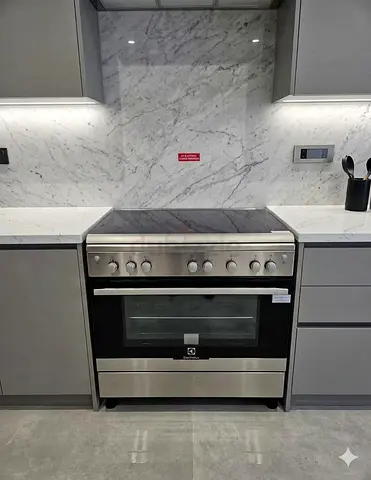 Electrolux Cooking Range full gass 5 burner model  EKG9000A4X 90x60