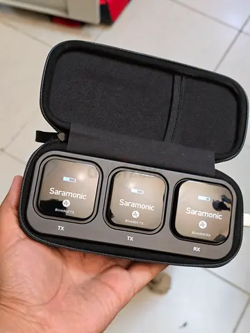 Saramonic Blink 900 B2 wireless lavalier mic set (2 TX + 1 RX) with case