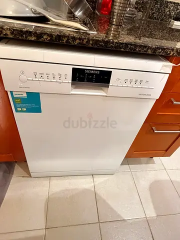 Siemens freestanding dishwasher in good working condition