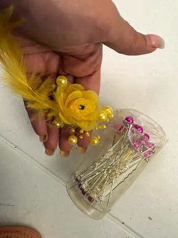 Set of Hair Pins and Decorative Feather Flower Clip