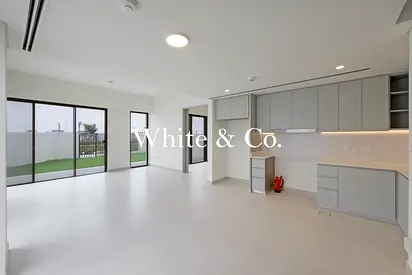 Vacant Now | Single Row Unit | Landscaped