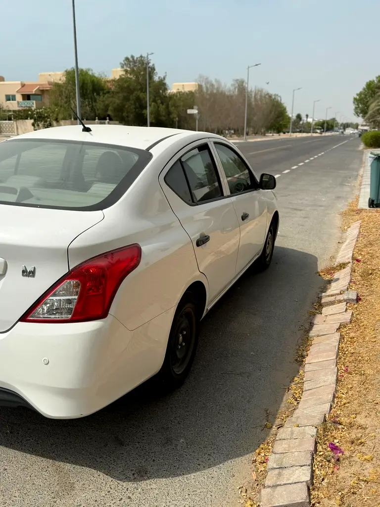 Nissan Sunny 2019 — photo 1 of 5