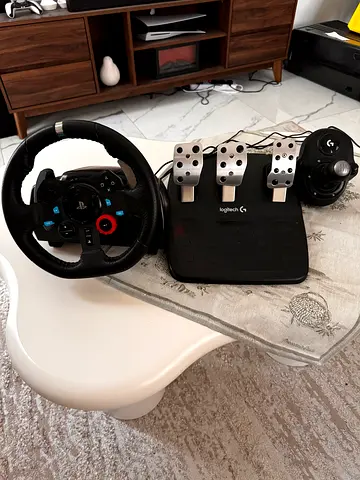Logitech G29 Driving Force Racing Wheel and Pedals with Shifter