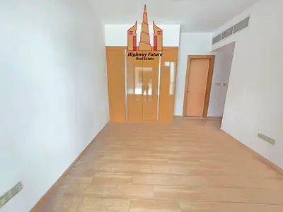 Like New Spacious 2bhk Apartment With Balcony and parking
