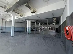 Prime Location Warehouse | Gym/ Trading / 10 park