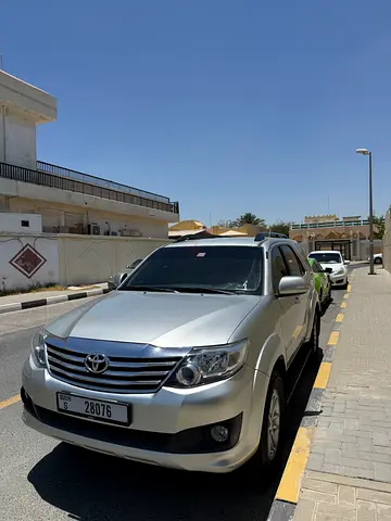 Toyota Fortuner SR5 2013 GCC Specs