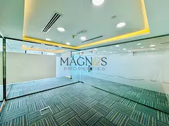 FITTED | 2 GLASS PARTITIONS | CLOSE TO METRO