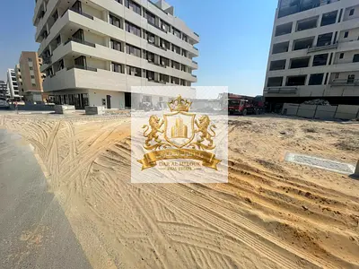 للبيع في الشارقة   منطقة مويلح   معسكر الفلاح   أرض تجارية موقع مميز   قريبة من جميع الخدمات   تملك حر للعرب   تصريح أرضى و4طوابق  مقابل الزاهية   وقر