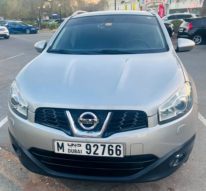 Nissan Qashqai 2014 — photo 1 of 9