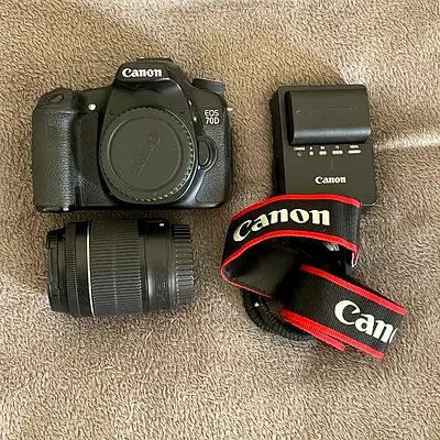Canon EOS 70D DSLR Kit with 18-135mm Lens, Charger, Strap - Brand New Condition