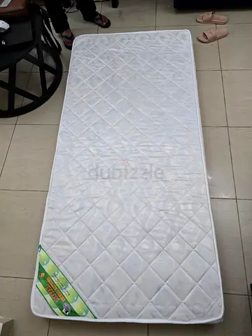 Single mattress topper / thin mattress - good condition