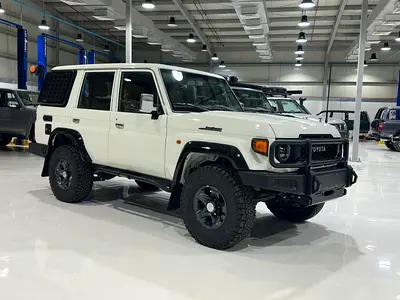 Toyota Land Cruiser 70 Series LC 76 Base 2022 GCC Specs